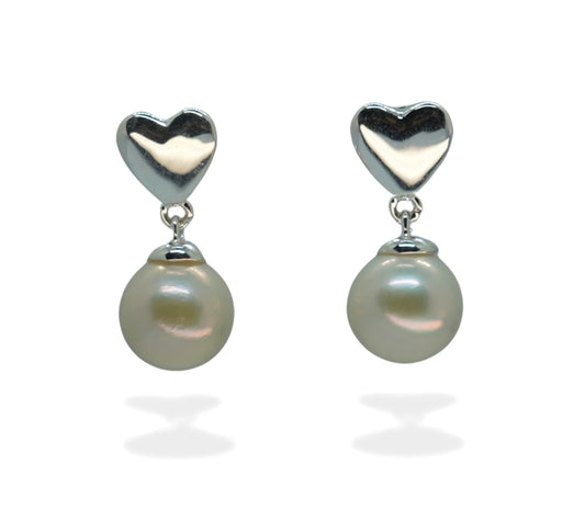 Teresa's Pearl earrings in silver plating